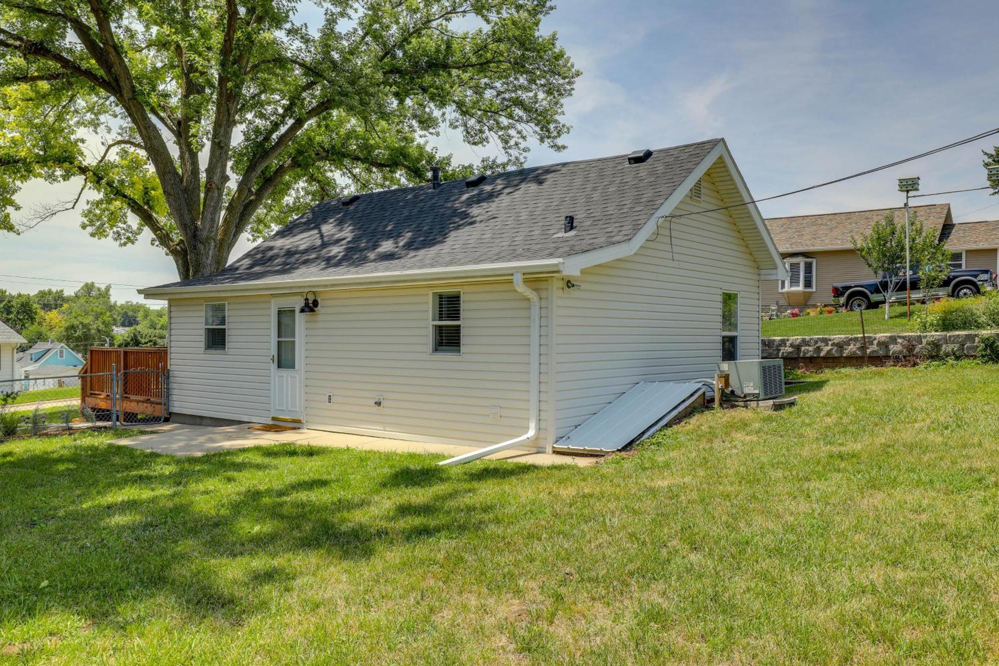 Cozy Omaha Vacation Rental 6 Miles To Downtown! Exterior photo